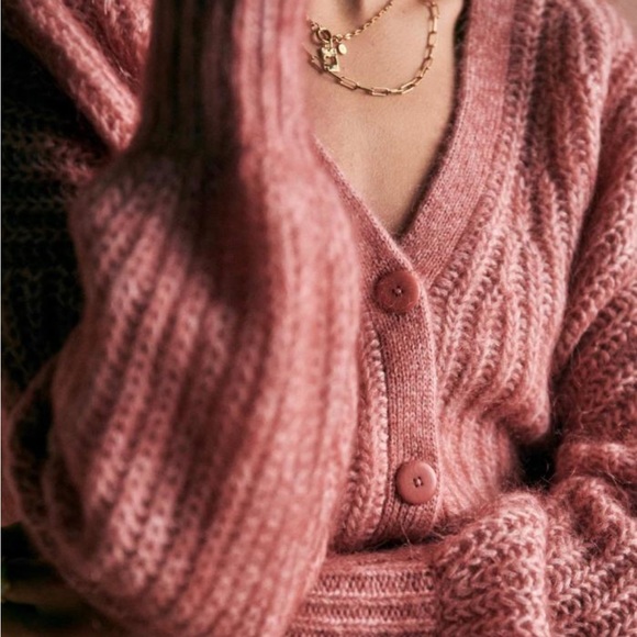 Sezane Sweaters - NWOT Sézane Achille Cardigan in mottled pink.